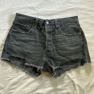 Levi’s High Rise Denim Shorts - 32